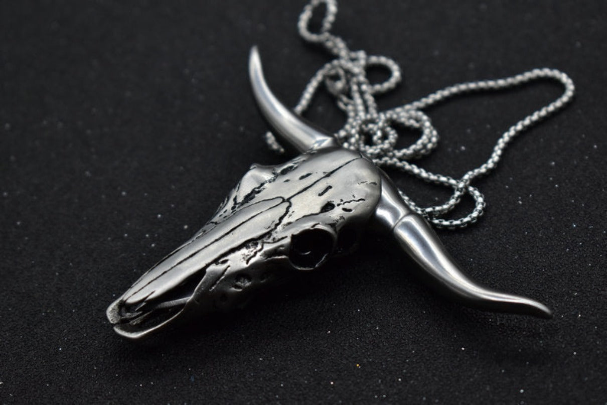Damascus Steel Pendant Bullhead Hand Spikes Mini Knife