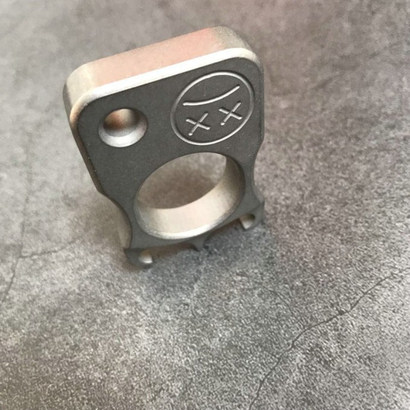 Titanium Alloy Multifunctional Outdoor One Hole Tool