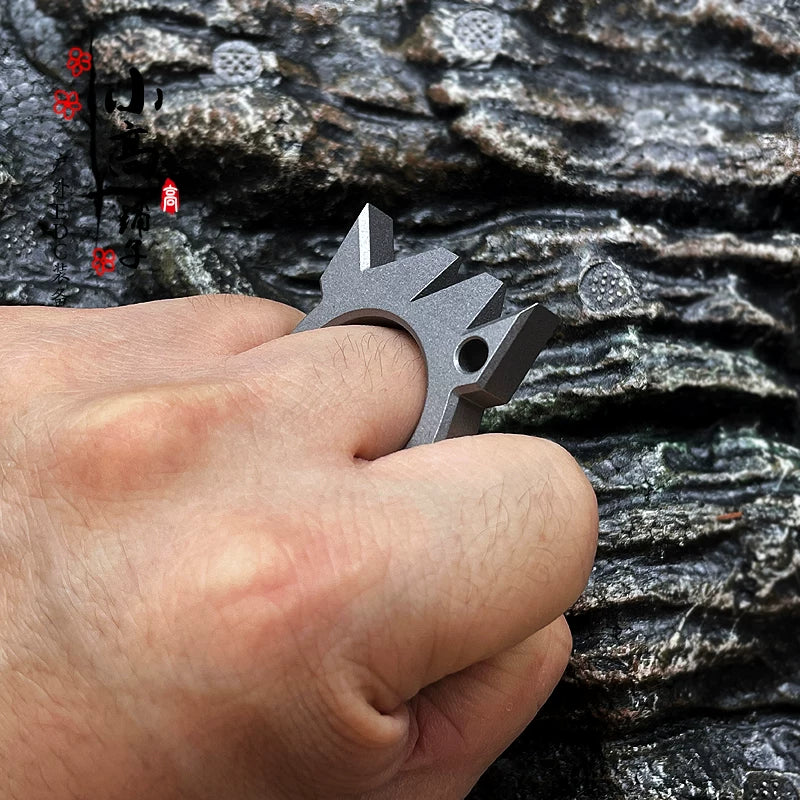 XGEDC Shark Titanium Alloy EDC Multi-Tool Knuckle Duster with Glass Breaker - GODEDC021