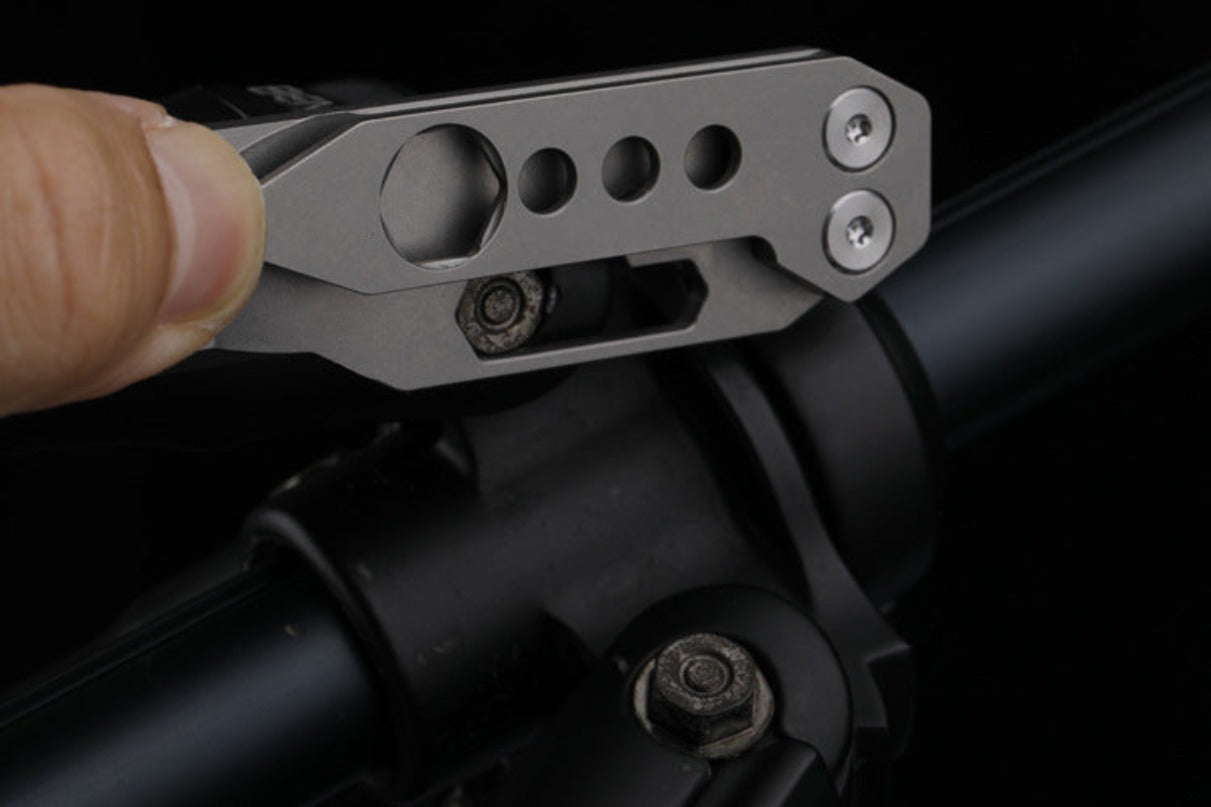 Titanium Alloy with Waist Clip Crowbar Open Bottle Wrench Tool