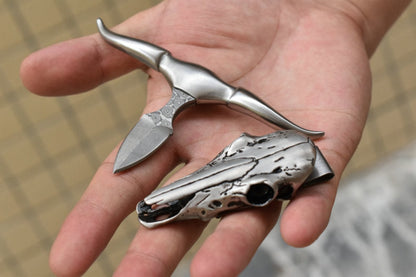 Damascus Steel Pendant Bullhead Hand Spikes Mini Knife